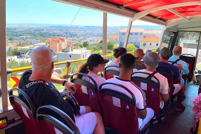 2 Day Pass with Sightseeing Bus - Klis Fortress above the city