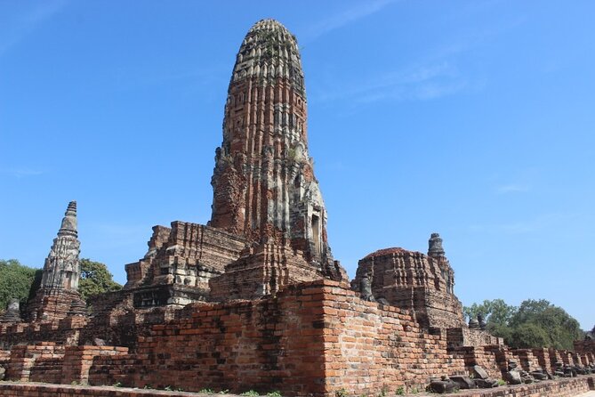 3 Hours Heritage Ayutthaya Bus Tour to Famous Temples - Wat Mahathat and the Buddha in the Roots