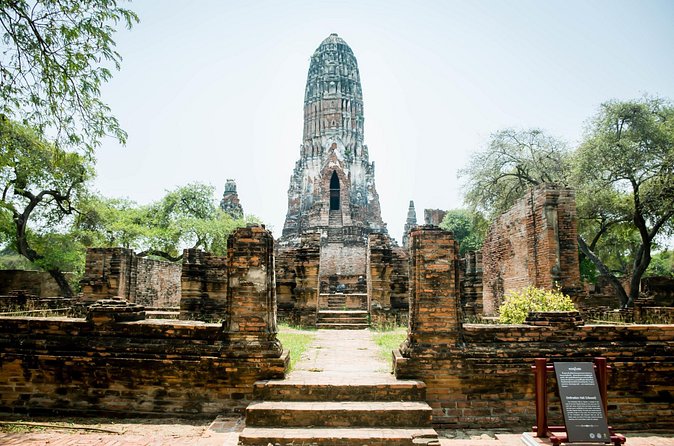 3 Hours Heritage Ayutthaya Bus Tour to Famous Temples - Wat Phra Ram and a Royal Cremation Ground