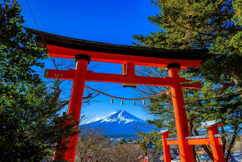 3-Row Luxury Bus Tour to Mt. Fuji, Lake Kawaguchi from Tokyo - Timing, weather, and practical limits