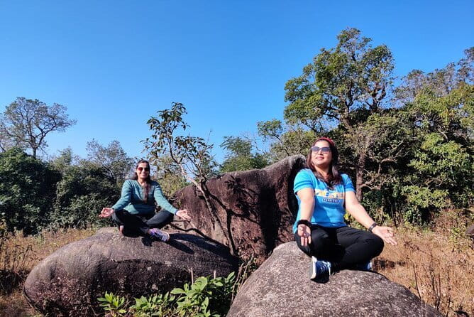 6-Day Tour of Exotic Northeast India: Mawsmai Caves, Double Decker Living Root Bridge and Kaziranga National Park - Day 5: Tea leaves and a closer look at work