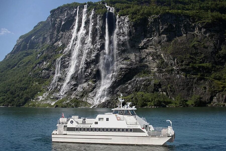 Ålesund to Geiranger Fjord Boat Tour with Return Bus Tour - Eidsdal, Storfjord, and the return journey