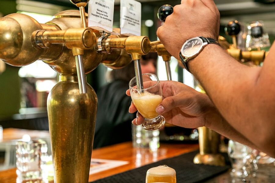 Amsterdam: Guided Craft Beer Brewery Bus Tour with Tastings - Why this bus tour works for Amsterdam beer fans