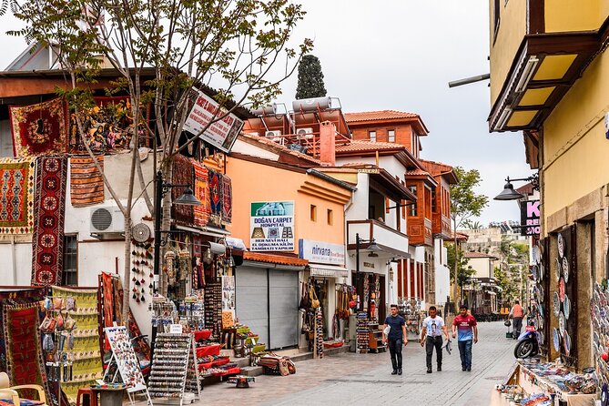Antalya: Panoramic Bus with 1-Hour Boat trip incl. Lunch - Hadrian’s Gate and the Clock Tower in short stops