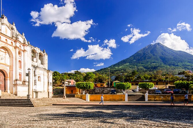 Antigua: Villages Tour on Chicken Bus - San Pedro Las Huertas: a working village with volcano views