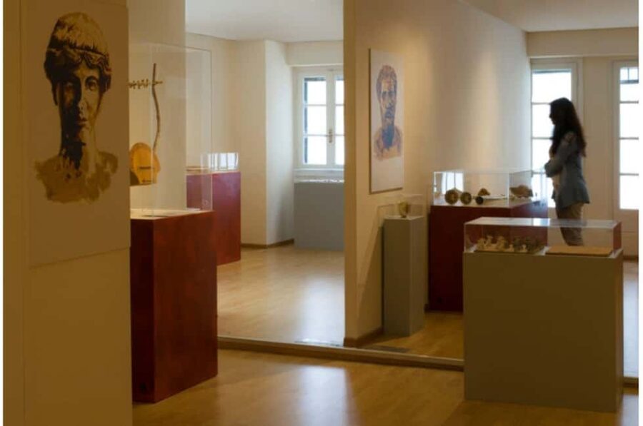 Athens:City Pass with Acropolis, Museums, Hop-On Hop-Off Bus - Discount partners can help fill an extra afternoon