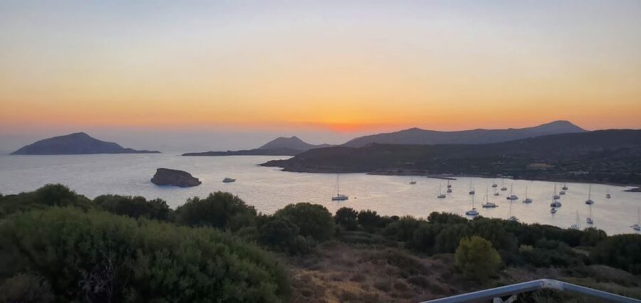 Athens: Hop-on-Hop-off Bus and Cape Sounion Sunset Tour - Who should book this experience