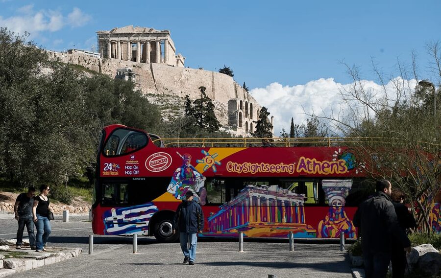 Athens: Hop-On Hop Off Bus with Acropolis ticket & 2 audios - Using the bus around central Athens