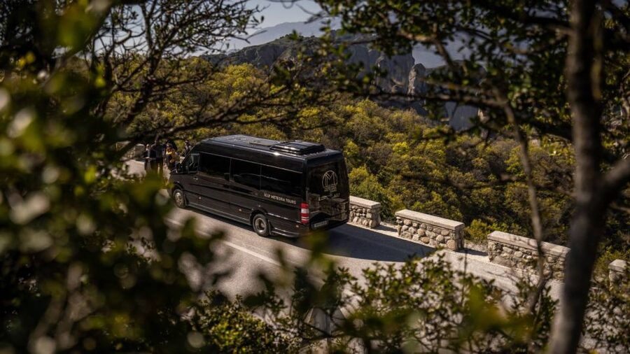 Athens to Meteora, Day Trip with Local Guide,up to 9 people - Meeting your local guide in Kalabaka