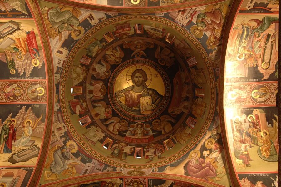 Athens to Meteora: Monasteries & Hidden Caves Bus Tour - The guides make a real difference
