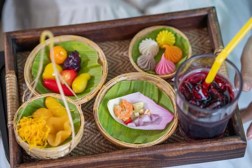 Bangkok: Premium Damnoen Saduak & Railway Market By Food Bus - The longtail boat through Damnoen Saduak