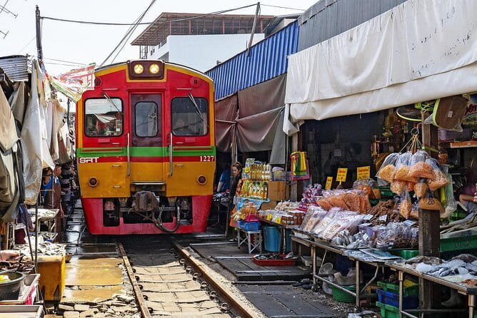Bangkok Thai Bus Food Tour - The red gate at Odeon Circle