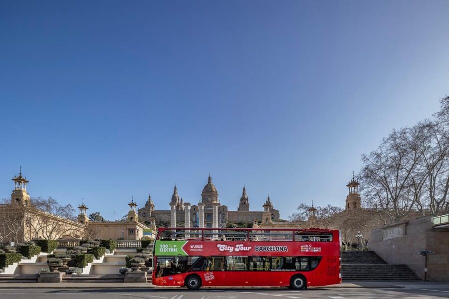 Barcelona: 24 or 48-Hour Hop-On Hop-Off Bus Tour - Who will get the most from this tour