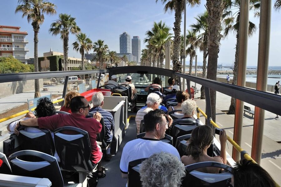 Barcelona: 24 or 48-Hour Hop-On Hop-Off Bus Tour - Two routes that show Barcelona’s different faces