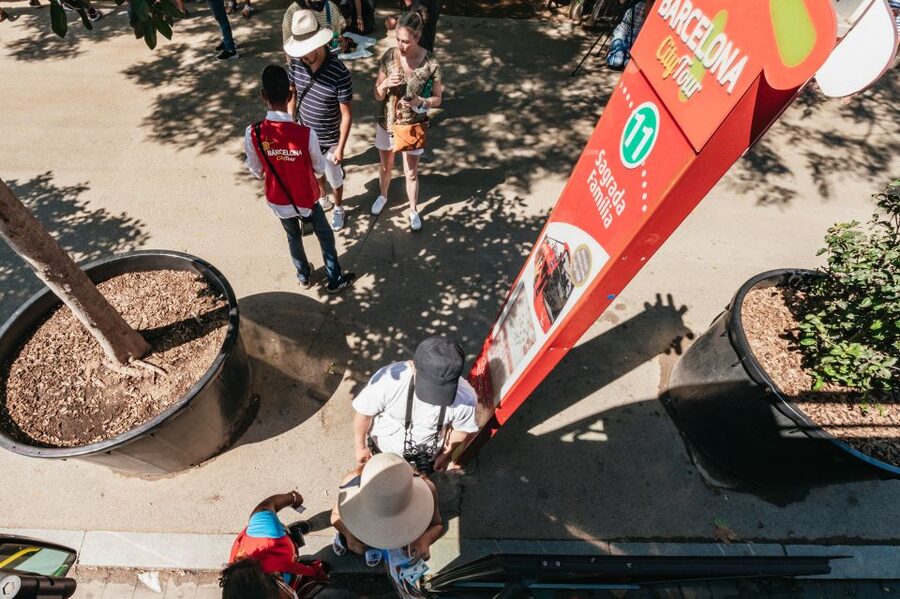 Barcelona: 24 or 48-Hour Hop-On Hop-Off Bus Tour - Timing, queues, and the open-top seats