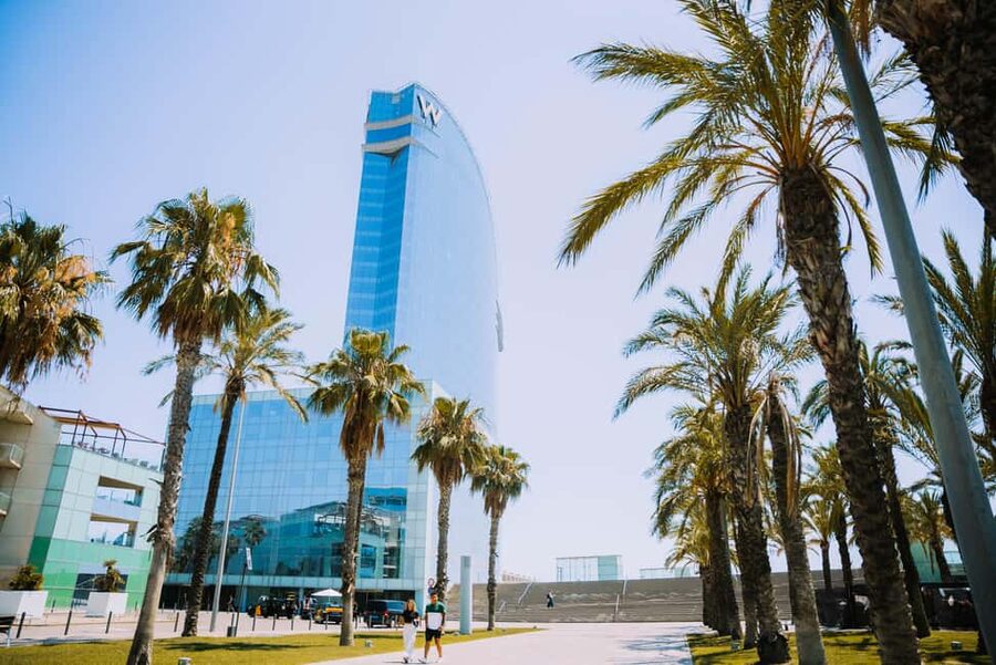 Barcelona: Bus Nàutic with tapas tasting - Getting from Moll de Drassanes to Moll de Llevant