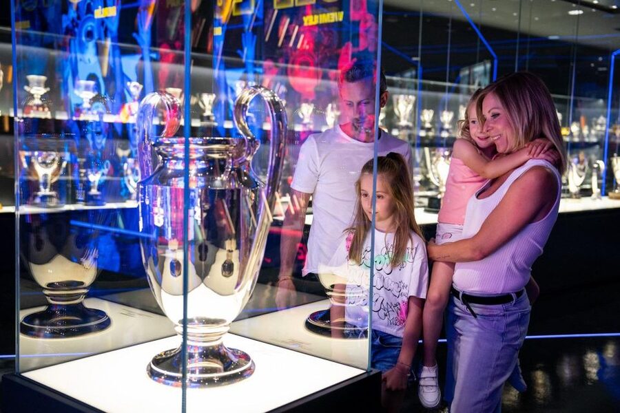 Barcelona Hop-On Hop-Off Bus and FC Barcelona Immersive Tour - Key points at a glance