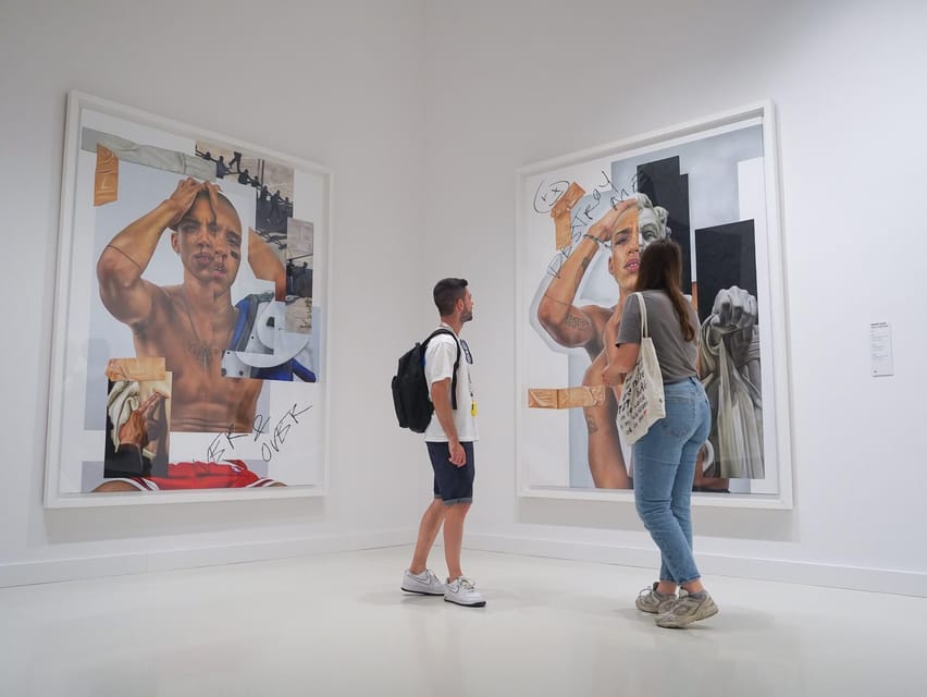 Barcelona: Hop-On Hop-Off Bus and Moco Museum Ticket - The green route: Gaudí, the waterfront, and El Born