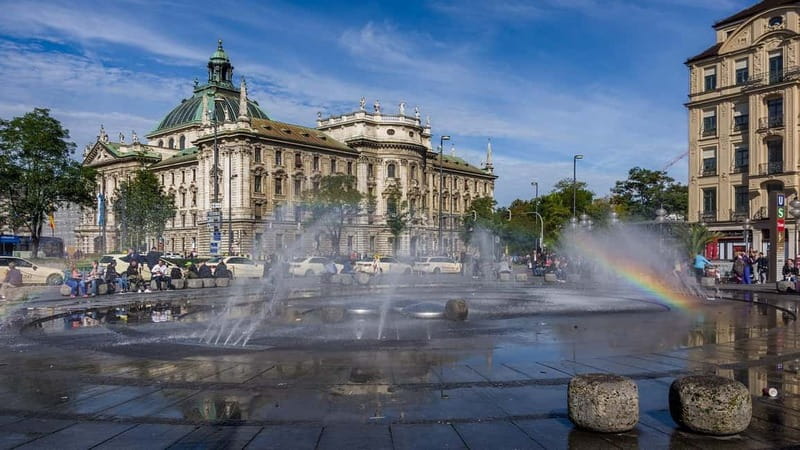 Bavarian Bus Tours Sightseeing Munich with free drinks - Free drinks, Hofbräu beer, and local snacks