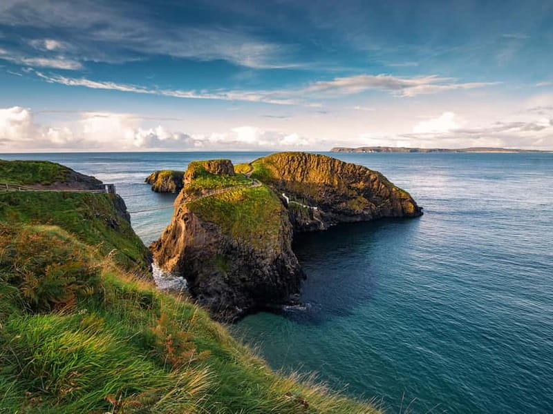 Belfast: Giant's Causeway Tour and 2-Day Open Top-Bus Tour - Key points at a glance