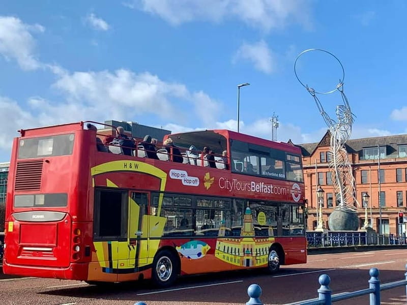 Belfast: Giant's Causeway Tour and 2-Day Open Top-Bus Tour - The guides are a big part of the value