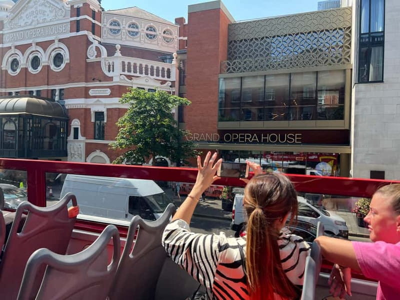 Belfast: Hop-on Hop-off Bus Tour With Live Guides - Falls Road and the murals of west Belfast