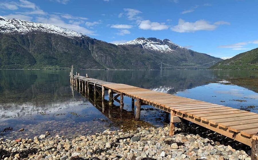 Bergen: Hardangerfjord & Waterfalls Bus Tour with Apple Pie - Waterfalls begin the day