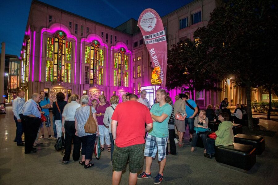 Berlin: 1.5-Hour Comedy Bus Tour in German - Berlin sightseeing with a punch line