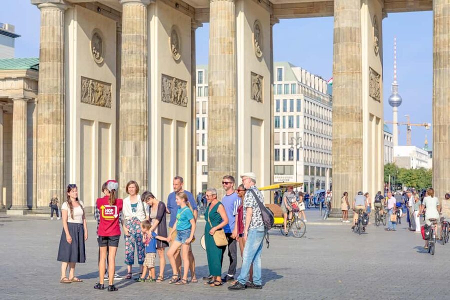 Berlin: Big Bus Hop-On Hop-Off Sightseeing Tour & Currywurst - Comfort, access, and practical limits