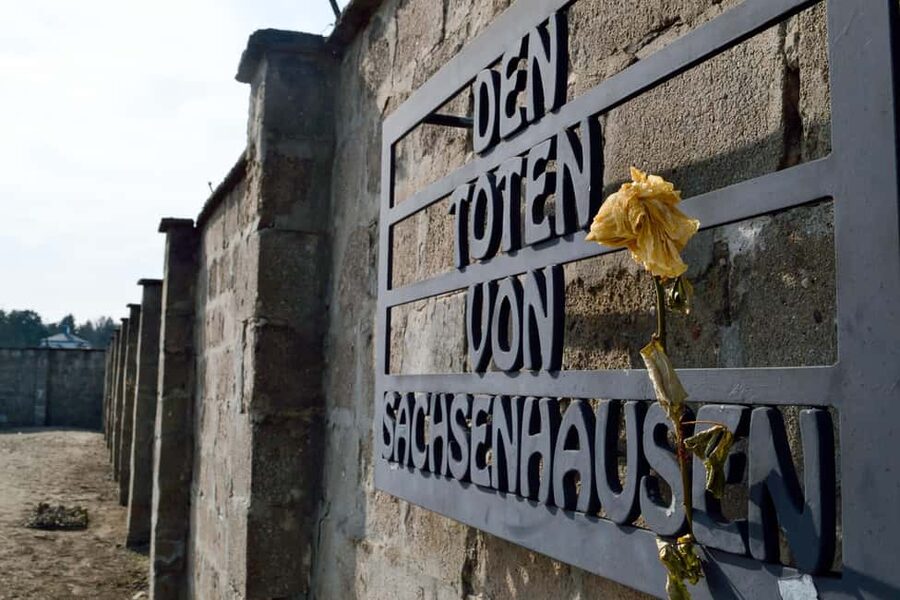Berlin: Bus Tour to Sachsenhausen, East Side Gallery, & Berlin Story Bunker - A Two-Hour Walk Through Sachsenhausen