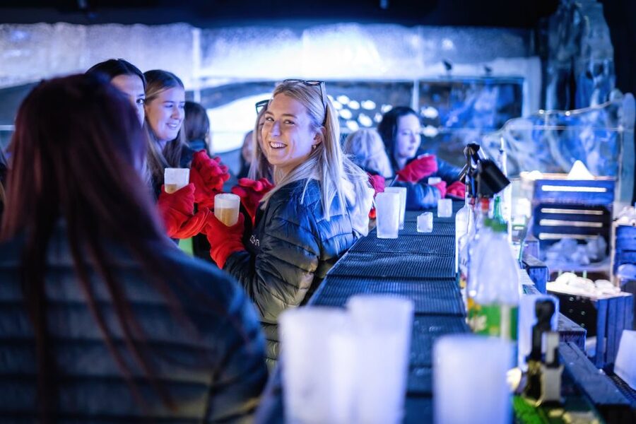 Berlin: Hop-On Hop-Off Bus and Icebar Ticket Combo - Brandenburg Gate and Berlin’s central sights