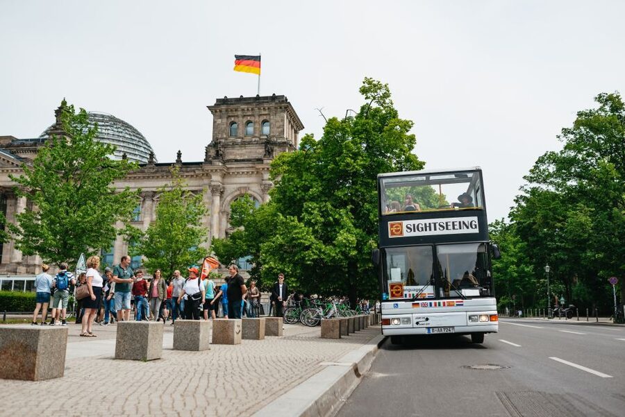 Berlin: Hop-on Hop-off Bus Tour with Live Commentary - Comfort, access, and practical details