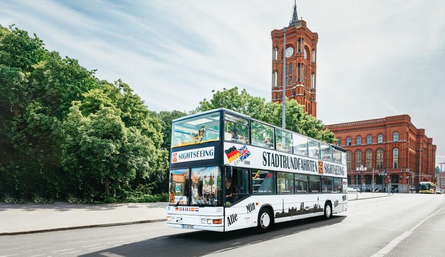 Berlin: Hop-on Hop-off Bus Tour with Live Commentary - Nazi-era sites, Checkpoint Charlie, and Gendarmenmarkt