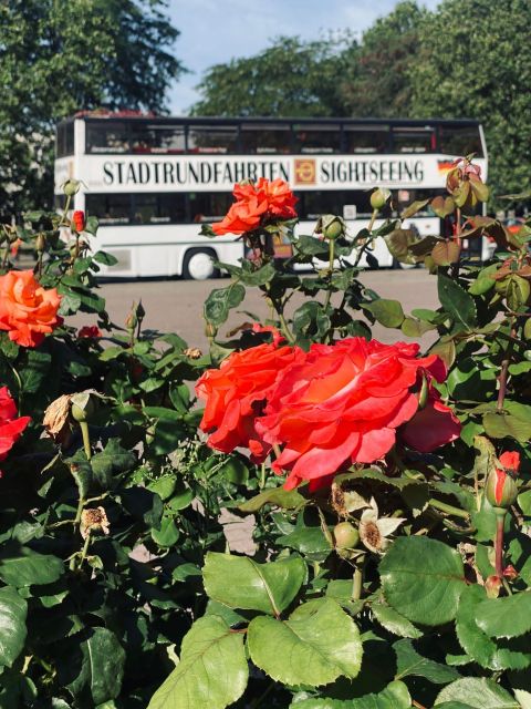 Berlin: Hop-on Hop-off Bus Tour with Live Commentary - Tiergarten, Bellevue Palace, and the western return