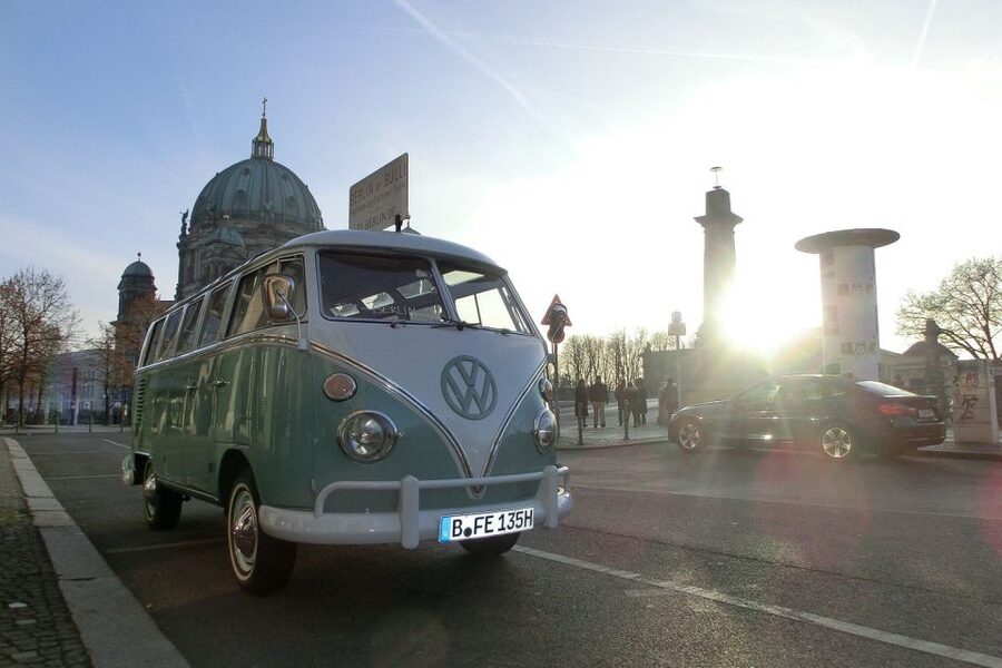 Berlin: Private Sightseeing Tour in Iconic Oldtimer VW Bus - Key points worth knowing