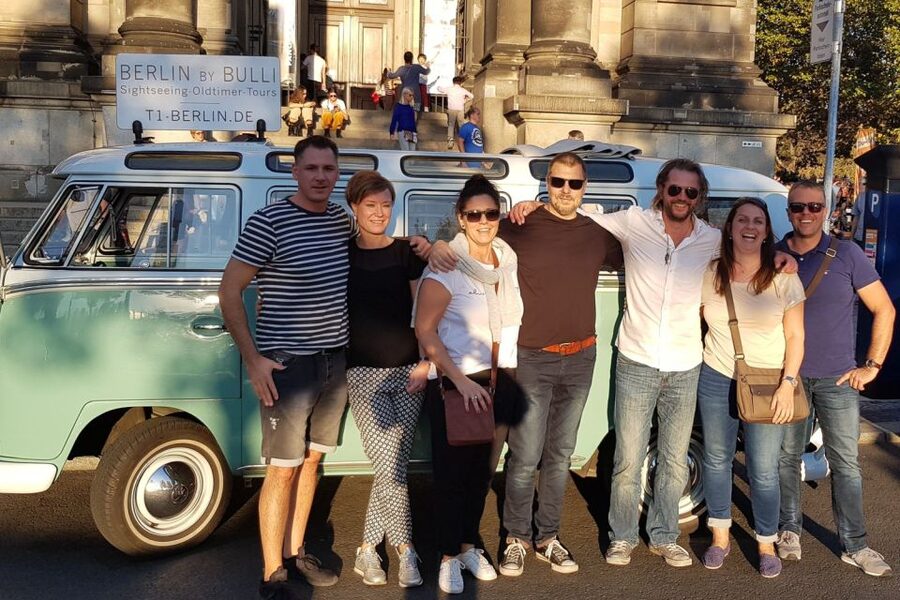 Berlin: Sightseeing Tour in Classic Volkswagen T1 Samba Bus - Unter den Linden to the Brandenburg Gate