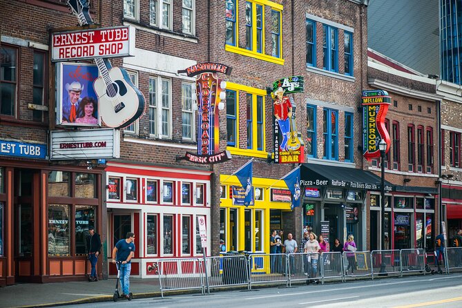 Best of Nashville City Sightseeing Tour on Double Decker Bus - Vanderbilt University and the city beyond downtown