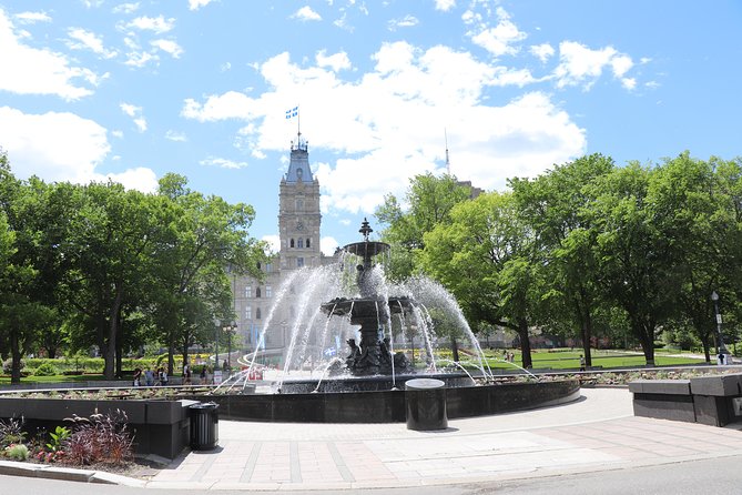 Best of Quebec City: Panoramic Bus Tour with Local Guide - Petit Champlain: ten minutes on a famous street