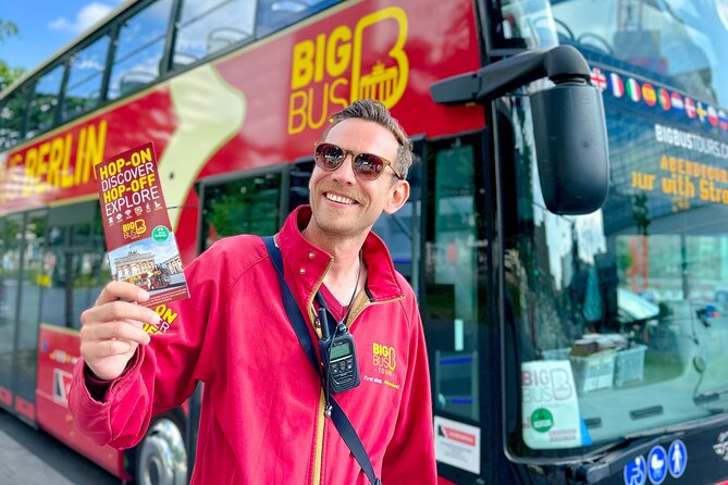 Big Bus Berlin Hop-On Hop-Off Sightseeing Tour & Currywurst - The Wall, Checkpoint Charlie, and Gendarmenmarkt