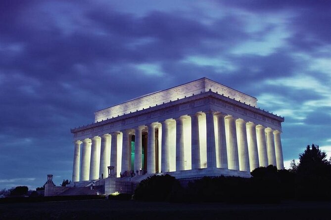 Big Bus DC: Monuments & Memorials Night Tour by Open-top Bus - Commentary: useful when it works