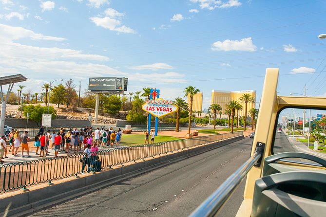 Big Bus Las Vegas: Hop-On Hop-Off Sightseeing Bus Tour - Treasure Island and the middle of the Strip