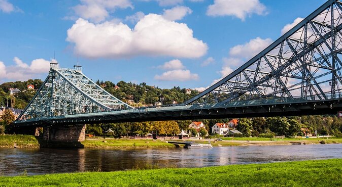 Big city tour hop on hop off 22 stops - Key points to know before you go