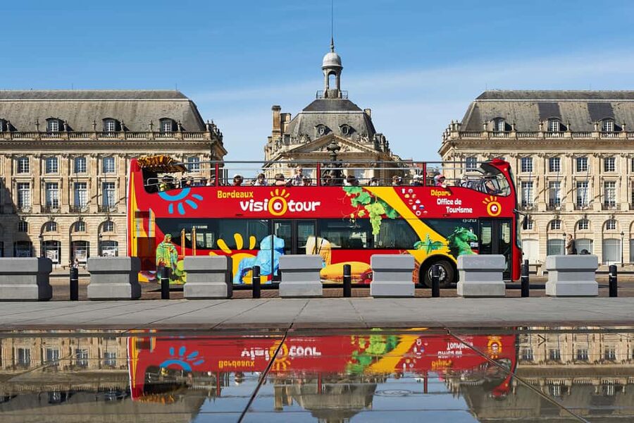 Bordeaux : 1 or 2 day Hop-on Hop-off visit - Audio, weather protection, and comfort