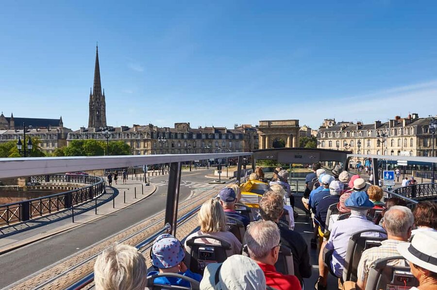 Bordeaux : 1 or 2 day Hop-on Hop-off visit - Start at Quinconces and get your bearings