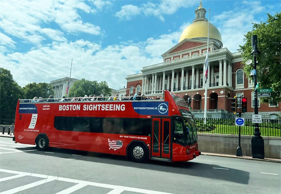 Boston: Hop-On Hop-Off All Day Boston Sightseeing Tour - Stop 1: Aquarium, Faneuil Hall, and the North End