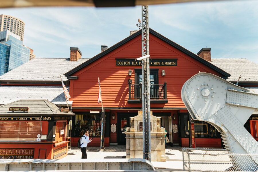 Boston: Hop-on Hop-off Old Town Trolley Tour - The live narration is the heart of the experience