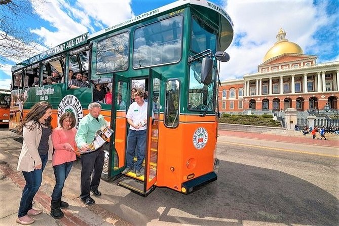 Boston Hop-On Hop-Off Trolley Tour with 13 Stops - How the Boston trolley route works