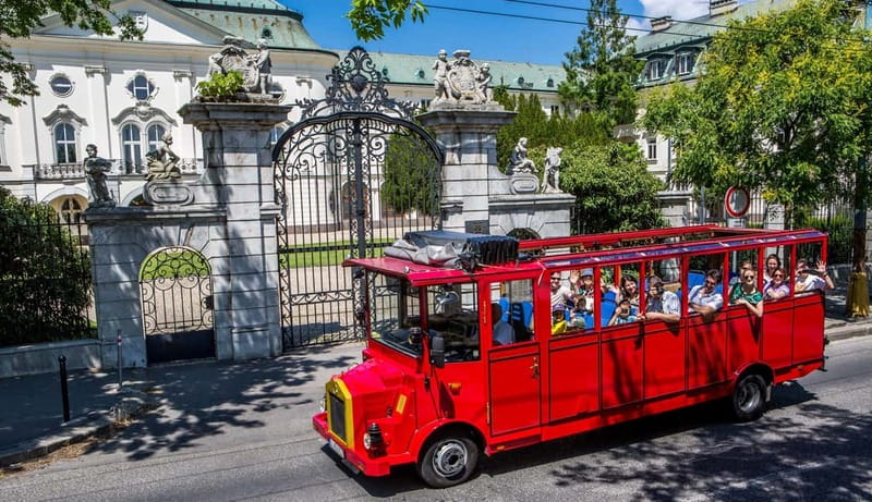 Bratislava: Sightseeing Bus Tour - Through the Old Town gates and toward the castle