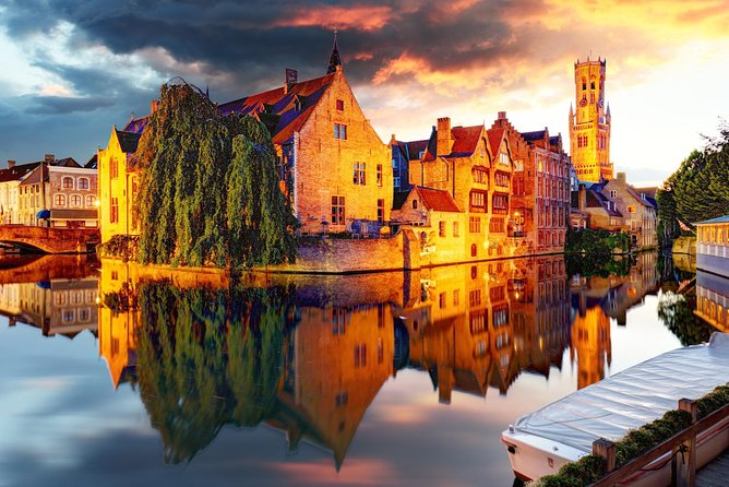 Bruges bus tour from Brussels - The chocolate stop is brief but useful