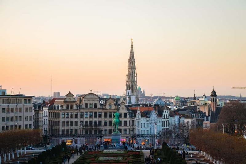 Brussels Highlights: Walking & Bus Tour with Waffle Tasting - Who gets the best value from $43